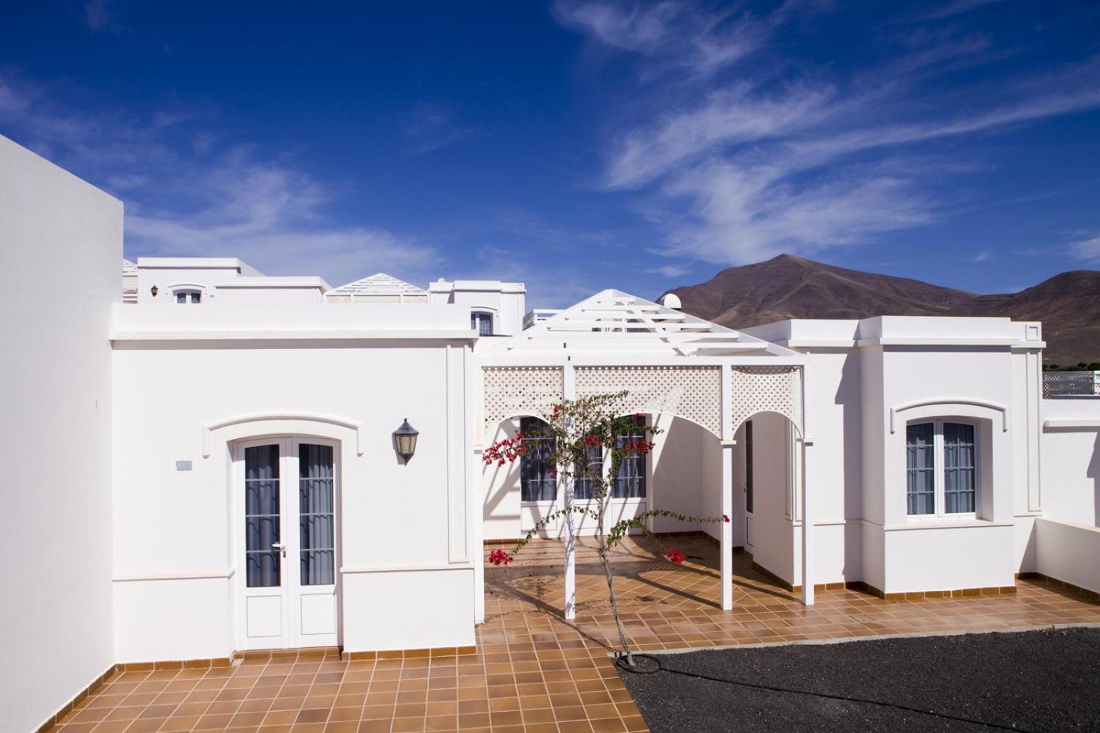 Apartamentos Livvo Coloradamar Playa Blanca  Exterior foto